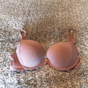 Victoria’s Secret lavender 36C push up bra